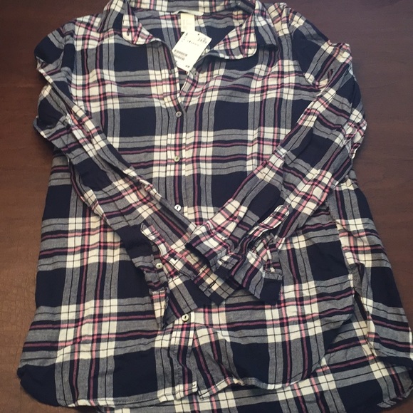 H&M Tops - New with tags H&M size 4 light flannel button down